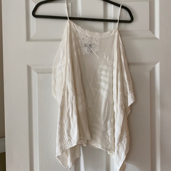 Palm embroidered white gauzey cold shoulder top - Picture 1 of 3